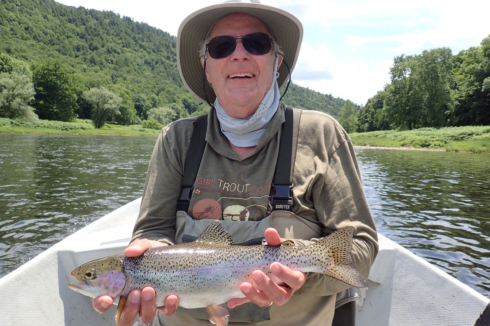 guided fly fishing for big trout delaware river new york and pennsylvania pocono mountains